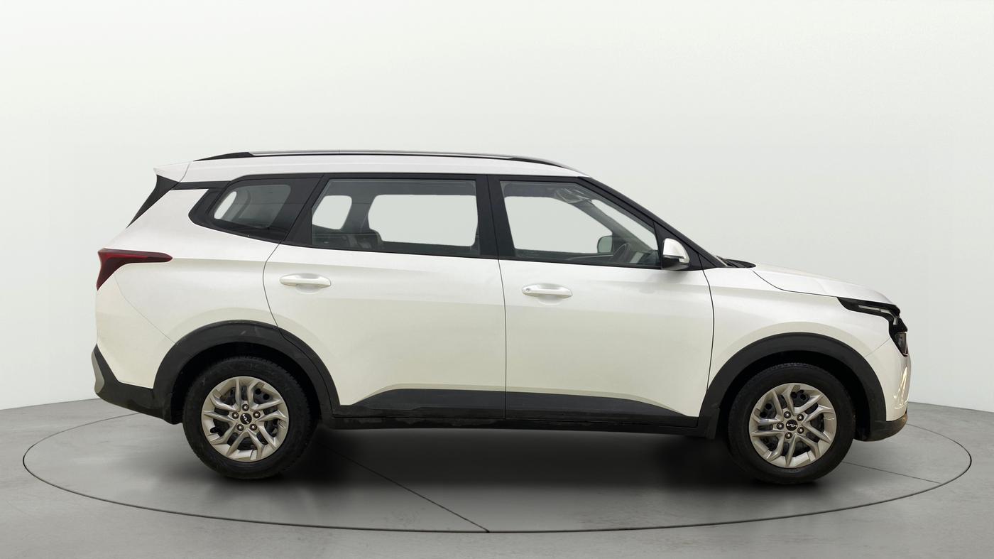 2023 KIA CARENS PRESTIGE 1.5 DIESEL IMT 7 STR, Diesel, Manual, 28,045 km, Right Side View
