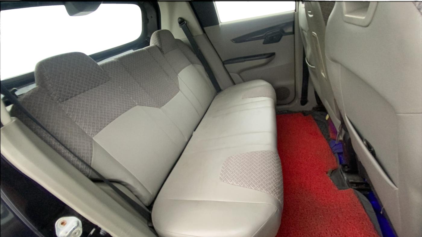 2017 Mahindra Kuv100 K4 6 STR, Petrol, Manual, 39,182 km, Right Side Rear Door Cabin