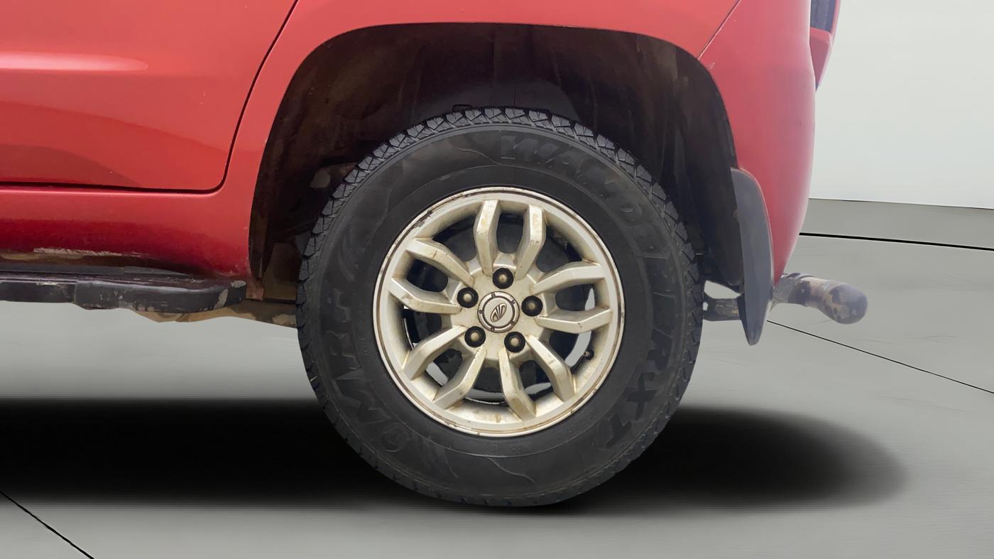 2017 Mahindra TUV300 T8 AMT, Diesel, Automatic, 83,120 km, Left Rear Wheel