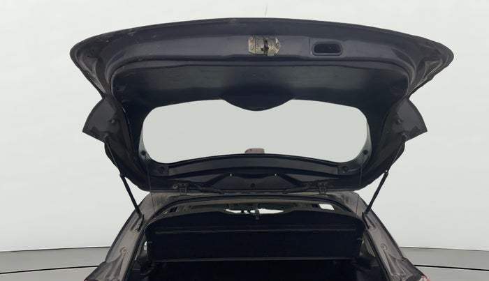 2015 Maruti S Cross ALPHA 1.6, Diesel, Manual, 1,49,991 km, Boot Door Open