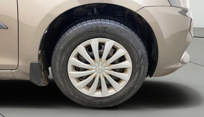 2015 Maruti Swift Dzire VXI, Petrol, Manual, 96,189 km, Right Front Wheel