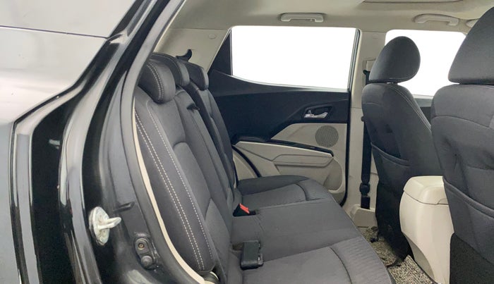2021 Mahindra XUV300 W8 1.5 DIESEL, Diesel, Manual, 71,441 km, Right Side Rear Door Cabin