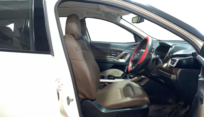 2021 Tata Harrier XZ PLUS 2.0L, Diesel, Manual, 95,264 km, Right Side Front Door Cabin