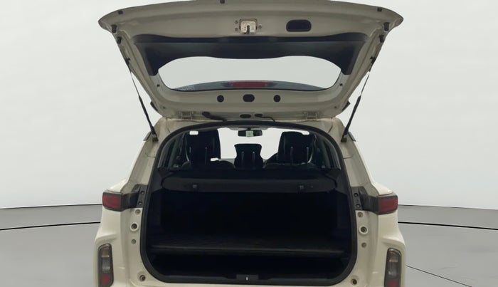 2024 Toyota URBAN CRUISER HYRYDER V HYBRID, Hybrid, Automatic, 14,033 km, Boot Door Open