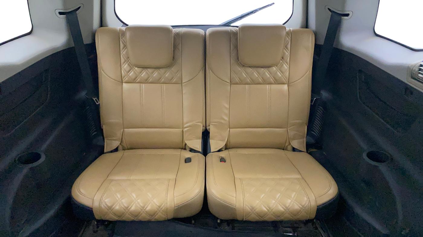 2019 Mahindra XUV500 W11, Diesel, Manual, 1,08,000 km, Third Seat Row ( optional )