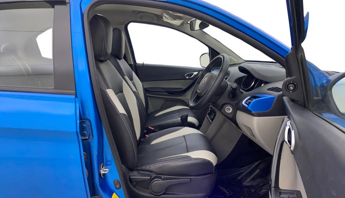 2018 Tata Tiago XZ PLUS DUAL TONE PETROL, Petrol, Manual, 80,193 km, Right Side Front Door Cabin