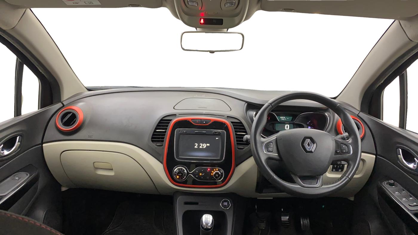 2018 Renault Captur RXT PETROL DUAL TONE, Petrol, Manual, 60,975 km, Dashboard