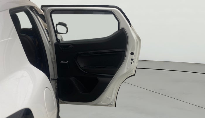 2024 Renault Kiger RXE MT, Petrol, Manual, 3,357 km, RHS Rear Door