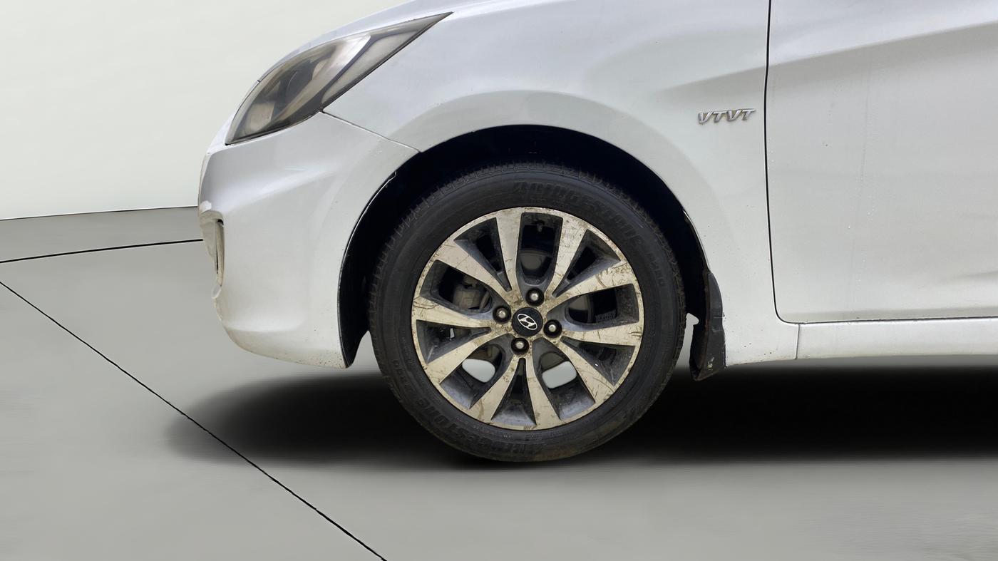 2013 Hyundai Verna FLUIDIC 1.6 VTVT SX, Petrol, Manual, 69,987 km, Left Front Wheel