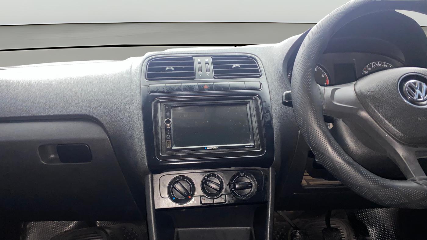 2021 Volkswagen Polo TRENDLINE 1.0L, Petrol, Manual, 1,22,676 km, Air Conditioner
