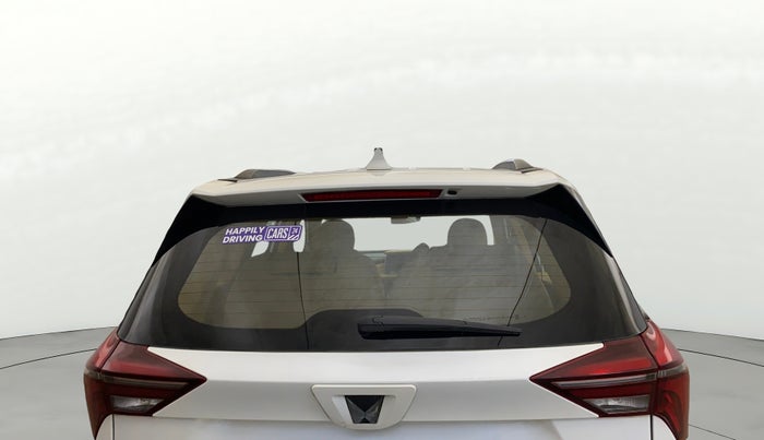 2021 Mahindra XUV700 AX 3 P MT 5 STR, Petrol, Manual, 15,831 km, Rear Windshield