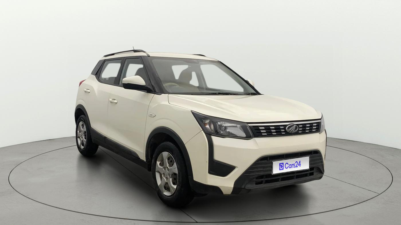 2020 Mahindra XUV300 W6 1.2 PETROL, Petrol, Manual, 15,386 km, SRP