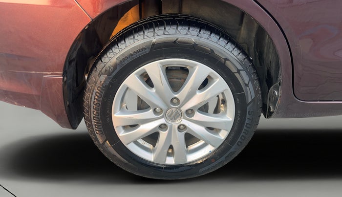 2017 Maruti Ertiga VDI SHVS, Diesel, Manual, 1,37,464 km, Right Rear Wheel