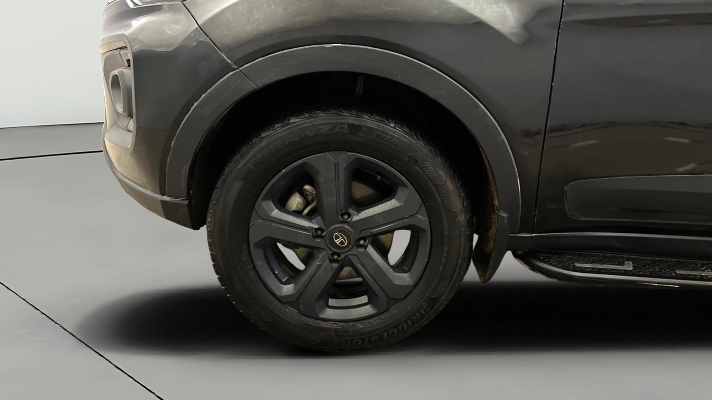 2022 Tata NEXON XZA PLUS PETROL DARK EDITION, CNG, Automatic, 67,935 km, Left Front Wheel