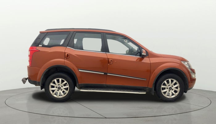 2016 Mahindra XUV500 W10 AT, Diesel, Automatic, 72,178 km, Right Side View
