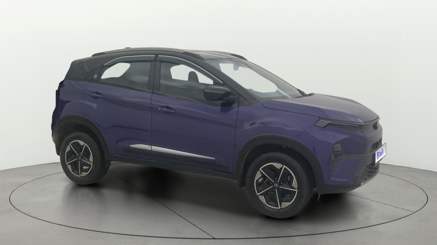 2023 Tata NEXON FEARLESS PURPLE + SUNROOF DUAL TONE 1.2 PETROL, Petrol, Manual, 25,480 km, Right Front Diagonal