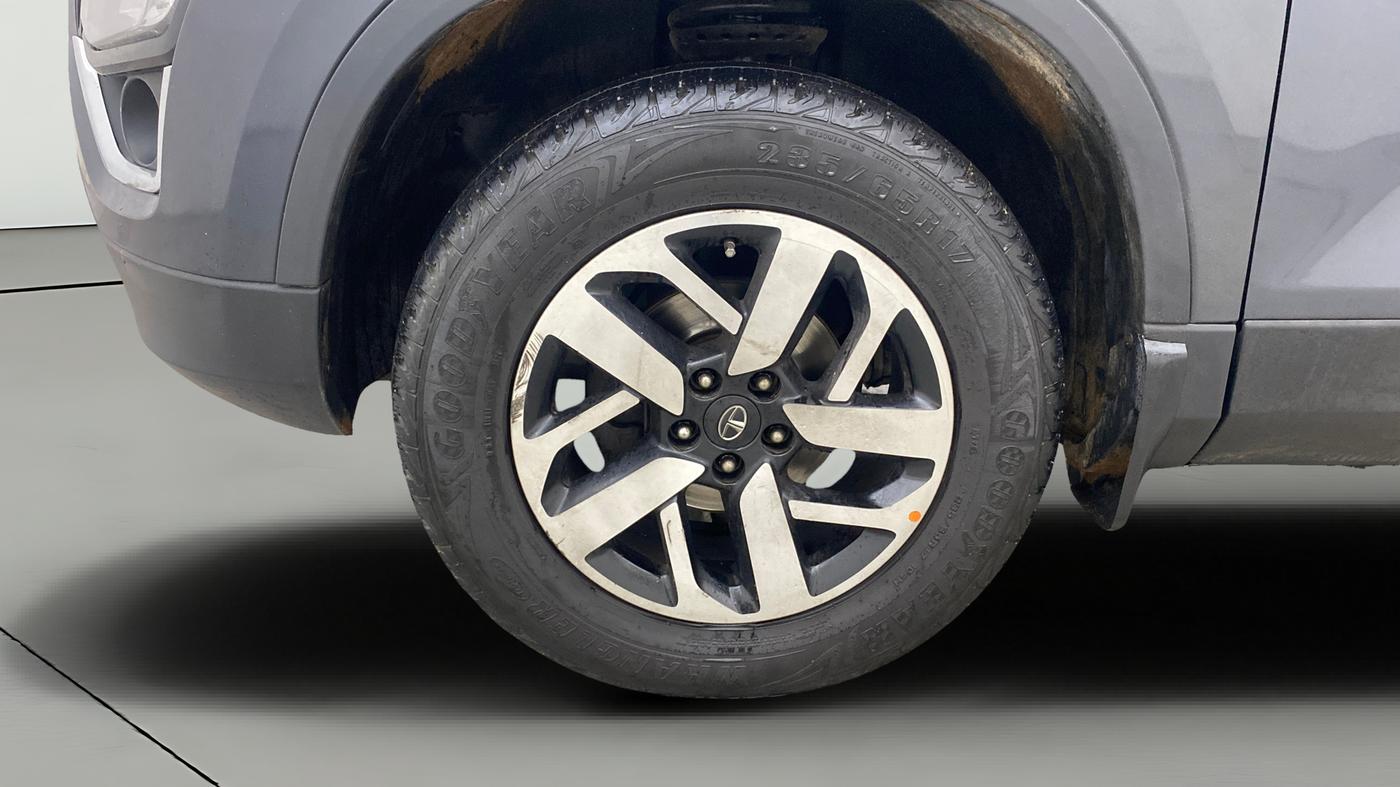 2021 Tata Harrier XZA PLUS 2.0L, Diesel, Automatic, 92,764 km, Left Front Wheel