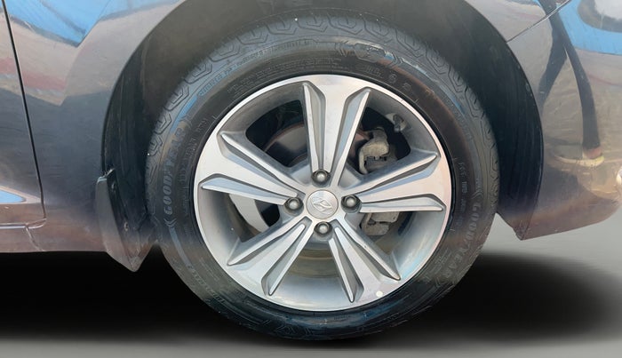 2019 Hyundai Verna 1.6 VTVT SX, Petrol, Manual, 76,303 km, Right Front Wheel