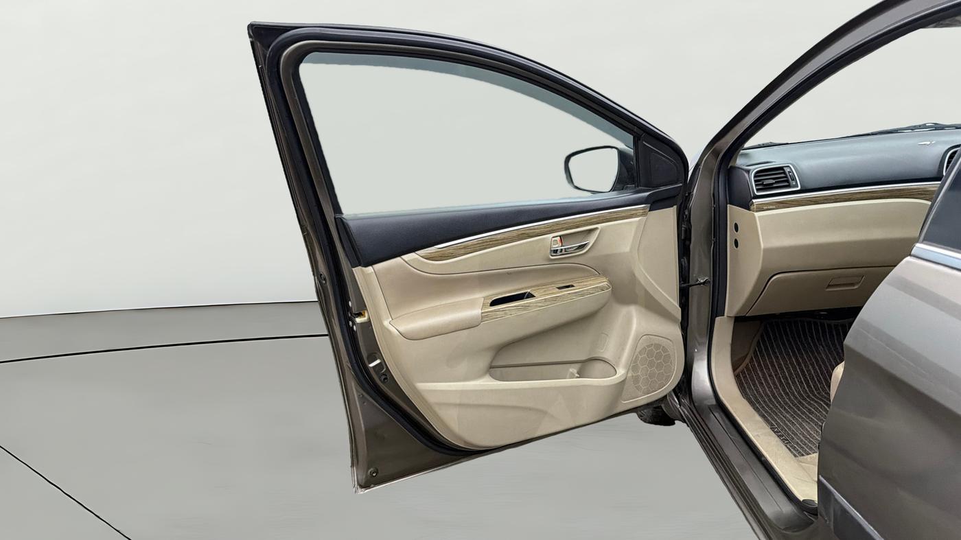 2019 Maruti Ciaz ALPHA 1.5 SHVS PETROL, Petrol, Manual, 1,05,643 km, LHS Front Door