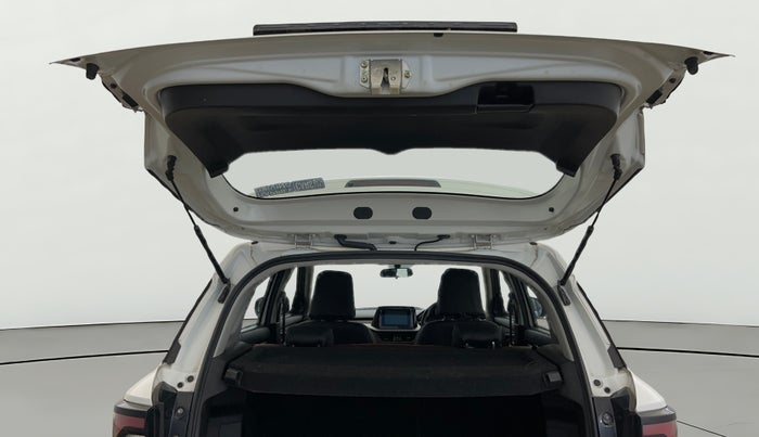 2022 Maruti BREZZA ZXI AT SMART HYBRID, Petrol, Automatic, 48,740 km, Boot Door Open