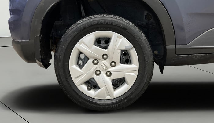 2022 Hyundai VENUE S 1.2, Petrol, Manual, 28,731 km, Right Rear Wheel