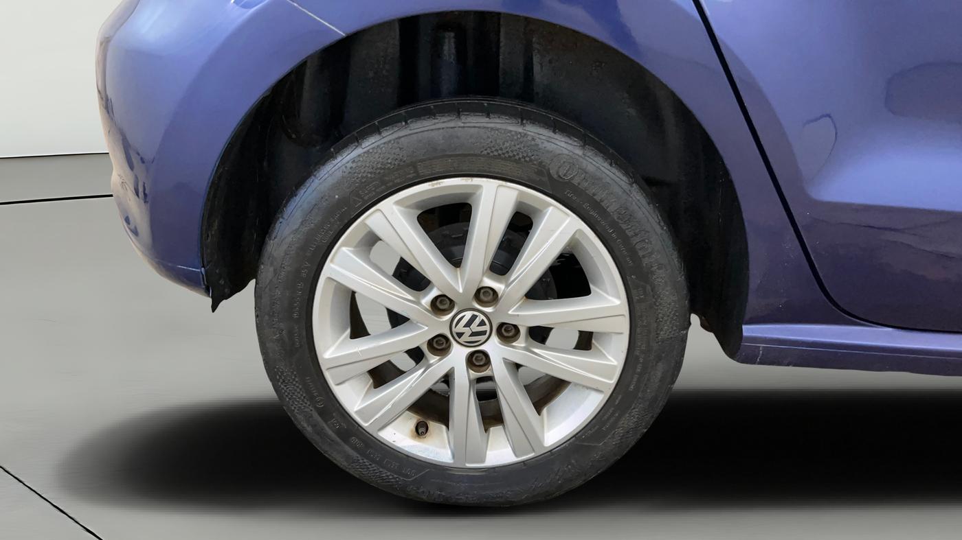2013 Volkswagen Polo HIGHLINE1.2L, Petrol, Manual, 83,089 km, Right Rear Wheel