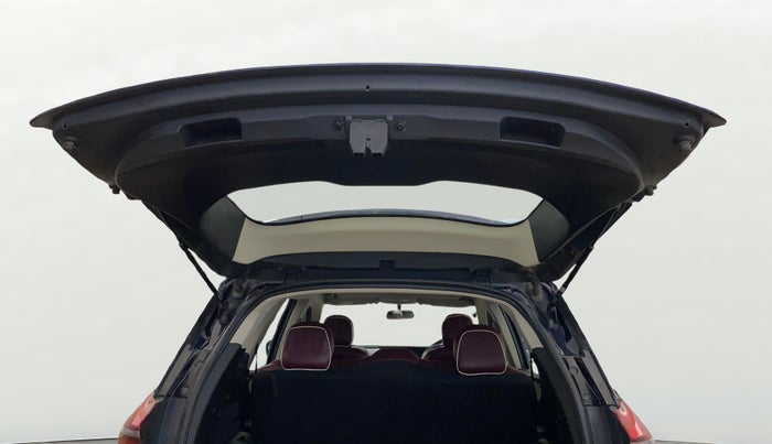 2023 Mahindra XUV700 MX P MT 5 STR, Petrol, Manual, 37,993 km, Boot Door Open