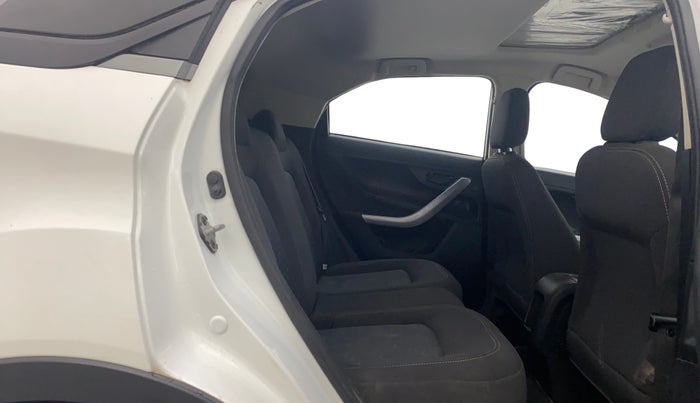2021 Tata NEXON XM SUNROOF PETROL, Petrol, Manual, 32,181 km, Right Side Rear Door Cabin