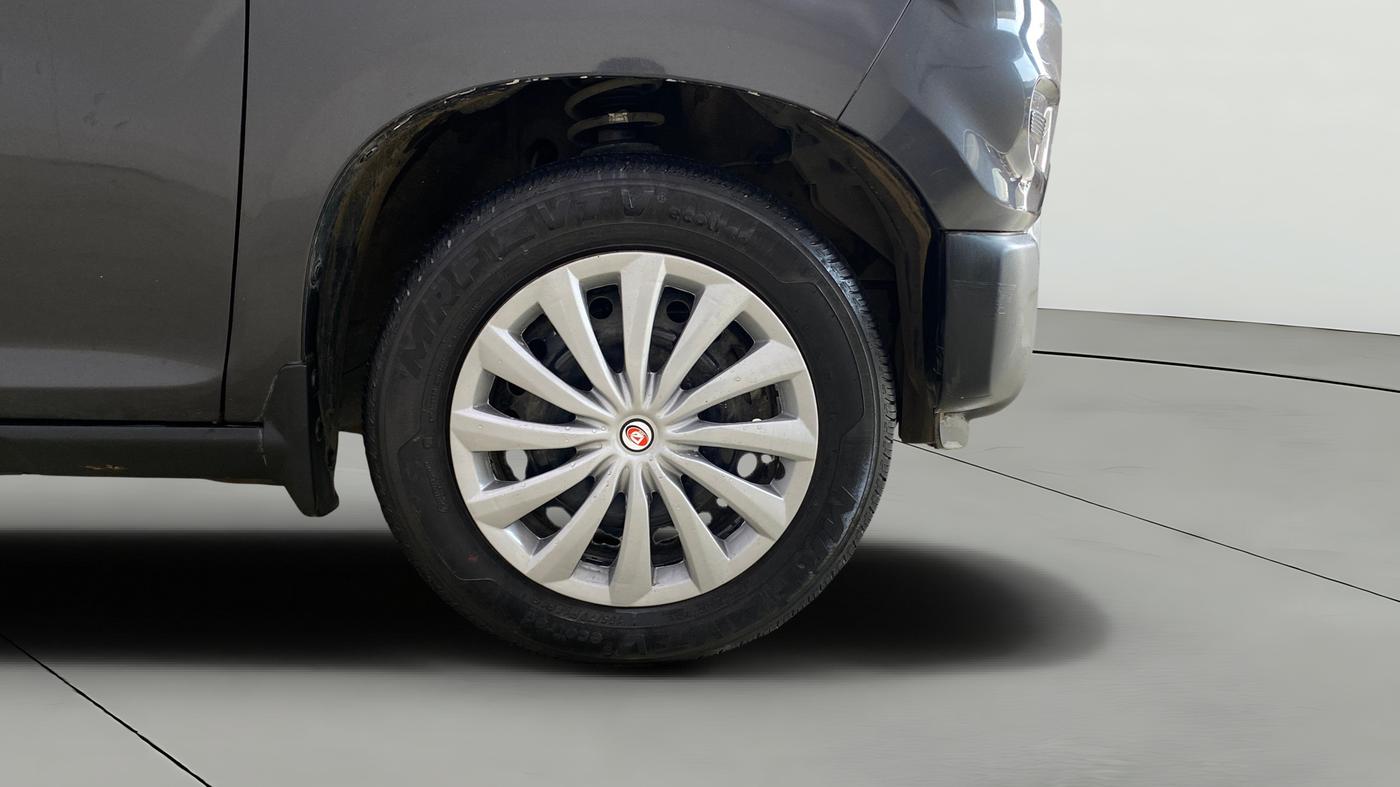 2020 Maruti S PRESSO VXI, Petrol, Manual, 17,504 km, Right Front Wheel