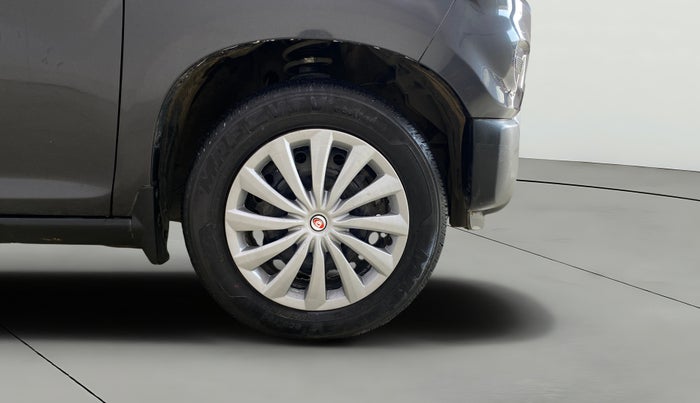 2020 Maruti S PRESSO VXI, Petrol, Manual, 17,504 km, Right Front Wheel