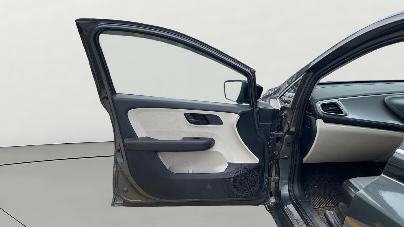 2023 Tata ALTROZ XM PLUS SUNROOF, CNG, Manual, 35,209 km, LHS Front Door