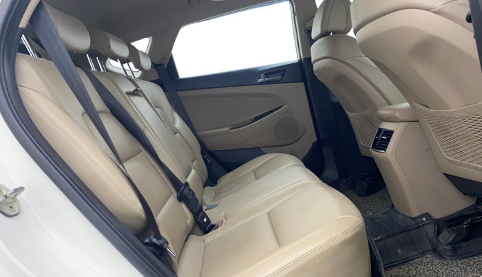 2017 Hyundai Tucson GLS 2WD AT PETROL, Petrol, Automatic, 48,293 km, Right Side Rear Door Cabin