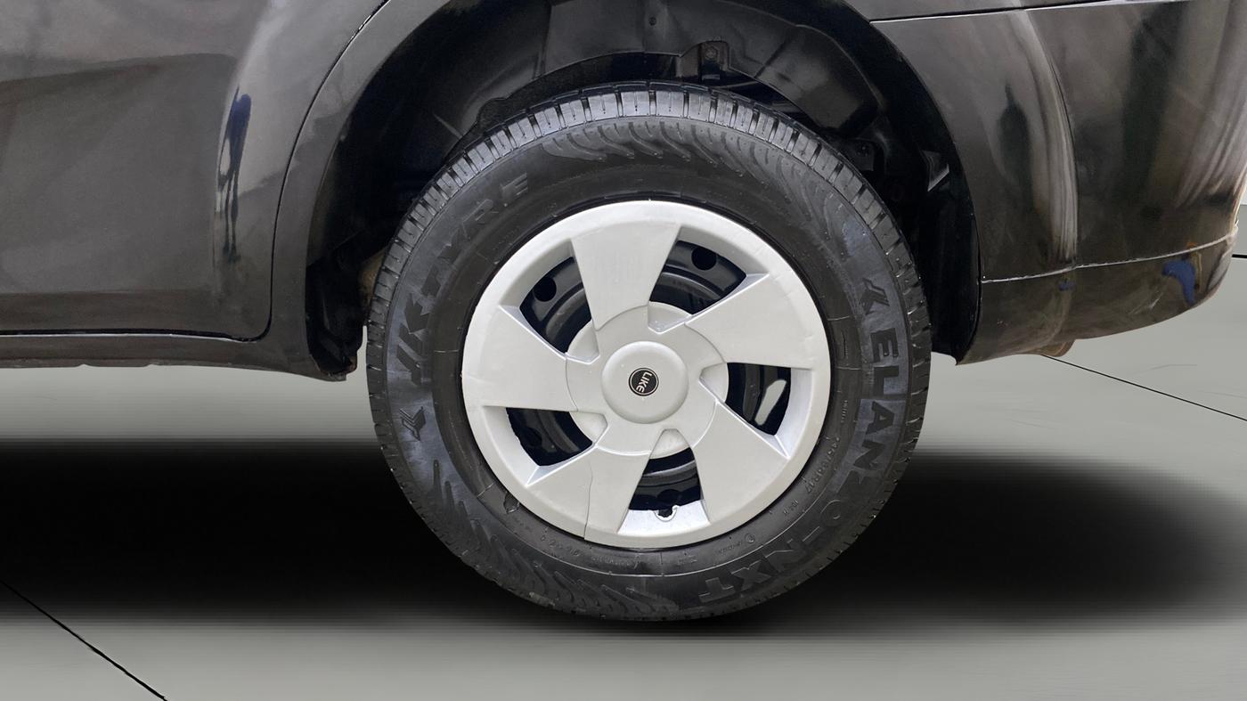2014 Mahindra XUV500 W4, Diesel, Manual, 97,259 km, Left Rear Wheel