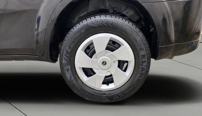 2014 Mahindra XUV500 W4, Diesel, Manual, 97,189 km, Left Rear Wheel