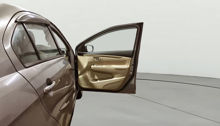 2020 Maruti Ciaz SIGMA 1.5 SHVS MT  PETROL, Petrol, Manual, 23,246 km, RHS Front Door