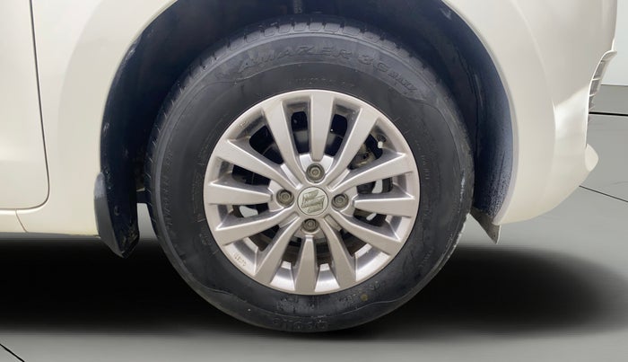 2019 Maruti Swift VXI AMT, Petrol, Automatic, 40,569 km, Right Front Wheel