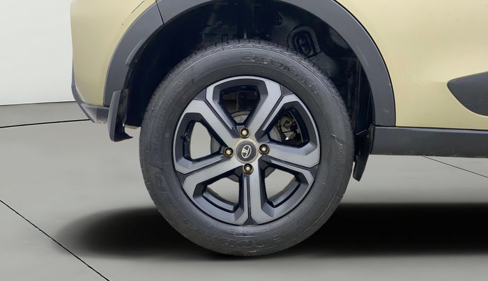 2022 Tata NEXON XZA PLUS (PREMIUM) KAZIRANGA DIESEL, Diesel, Automatic, 68,688 km, Right Rear Wheel