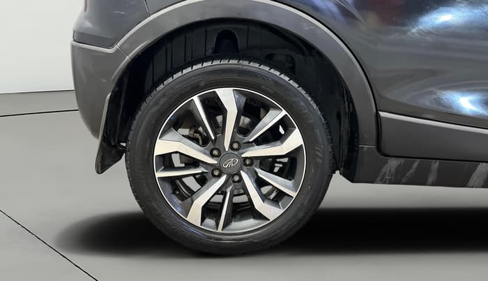 2019 Mahindra XUV300 W8 (O) 1.2 PETROL, Petrol, Manual, 54,222 km, Right Rear Wheel