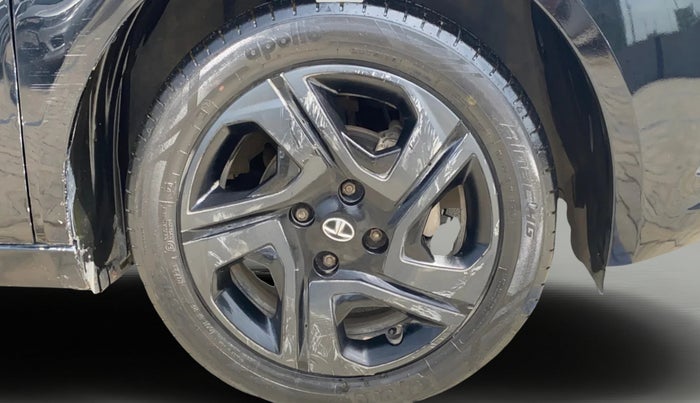 2023 Tata ALTROZ XTA DARK EDTION, CNG, Automatic, 61,988 km, Right Front Wheel