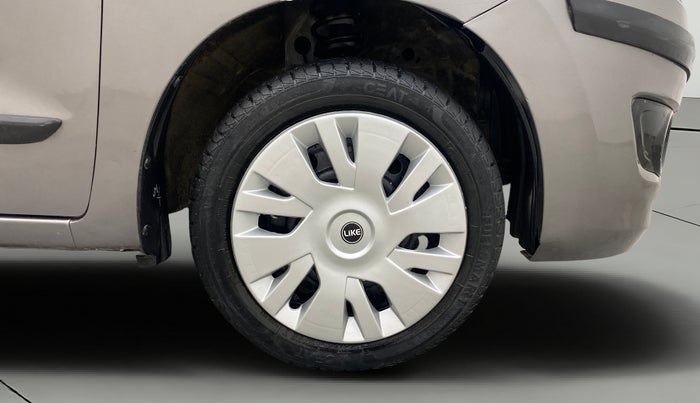 2015 Maruti Wagon R 1.0 VXI, Petrol, Manual, 75,363 km, Right Front Wheel