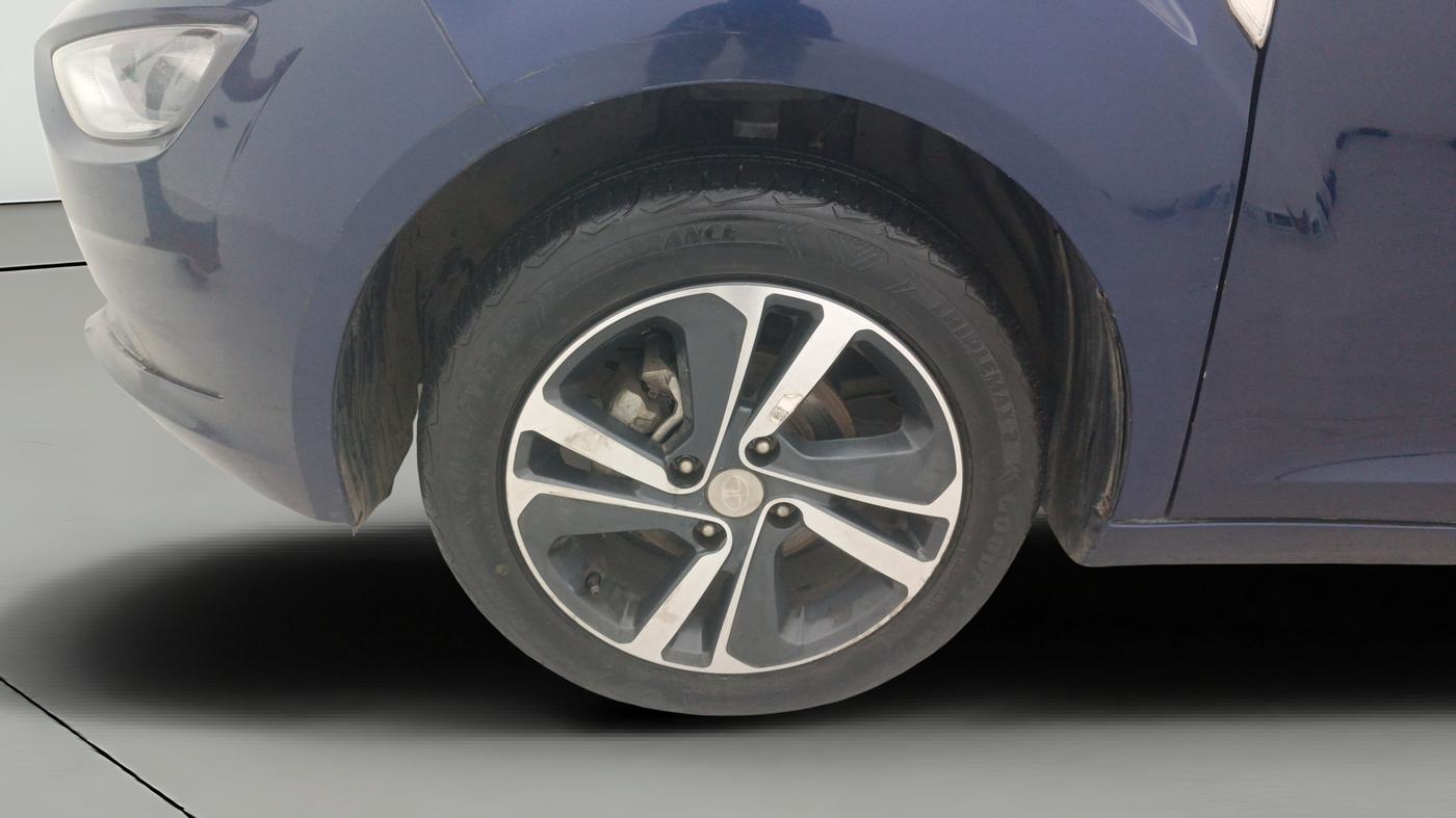 2022 Tata ALTROZ XZA PLUS, Petrol, Automatic, 20,377 km, Left Front Wheel