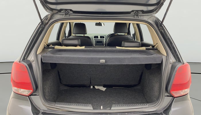 2015 Volkswagen Polo HIGHLINE1.2L, Petrol, Manual, 59,990 km, Boot Open Zoomed View