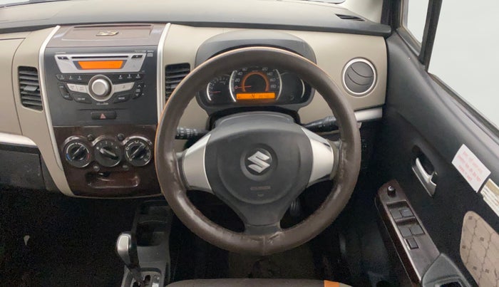 2016 Maruti Wagon R 1.0 VXI (O) AMT, CNG, Automatic, 99,735 km, Steering Wheel Close Up