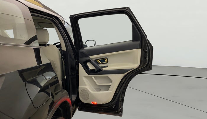 2023 Tata Safari XZA PLUS GOLD, Diesel, Automatic, 39,398 km, RHS Rear Door