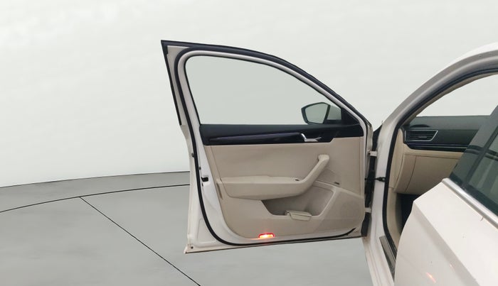 2017 Skoda Superb L&K 1.8 TSI AT, Petrol, Automatic, 91,341 km, LHS Front Door