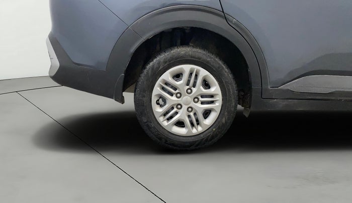 2024 KIA CARENS PRESTIGE 1.5 PETROL 7 STR, Petrol, Manual, 17,853 km, Right Rear Wheel