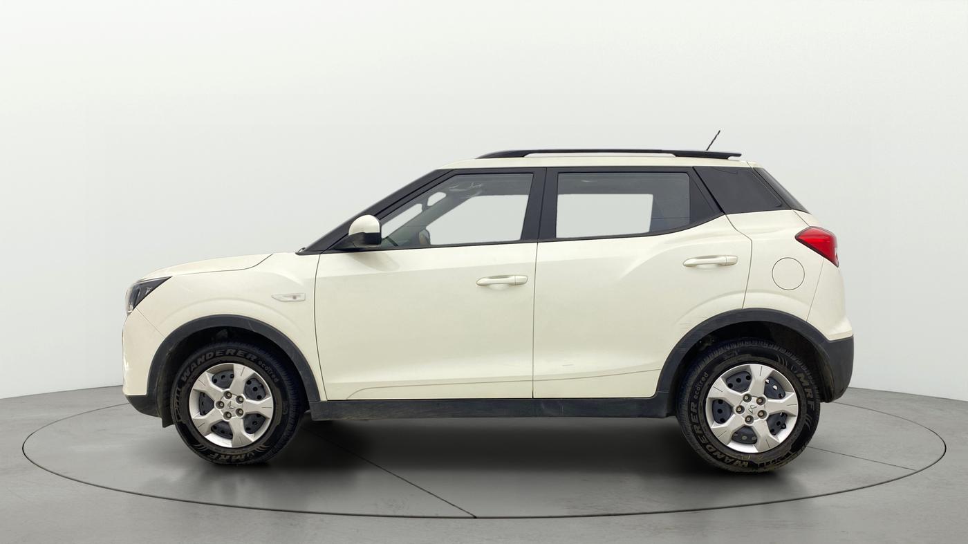 2023 Mahindra XUV300 W6 1.2 PETROL AMT, Petrol, Automatic, 13,946 km, Left Side