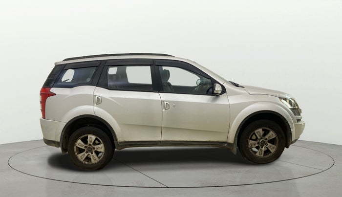 2014 Mahindra XUV500 W8, Diesel, Manual, 1,41,065 km, Right Side View