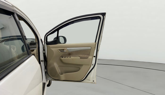 2012 Maruti Ertiga ZXI, Petrol, Manual, 1,35,791 km, RHS Front Door