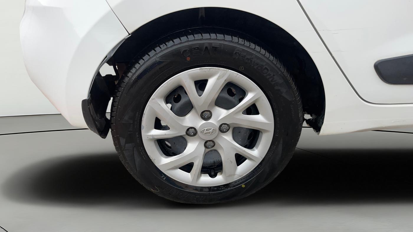 2018 Hyundai Grand i10 MAGNA 1.2 KAPPA VTVT, Petrol, Manual, 1,10,034 km, Right Rear Wheel